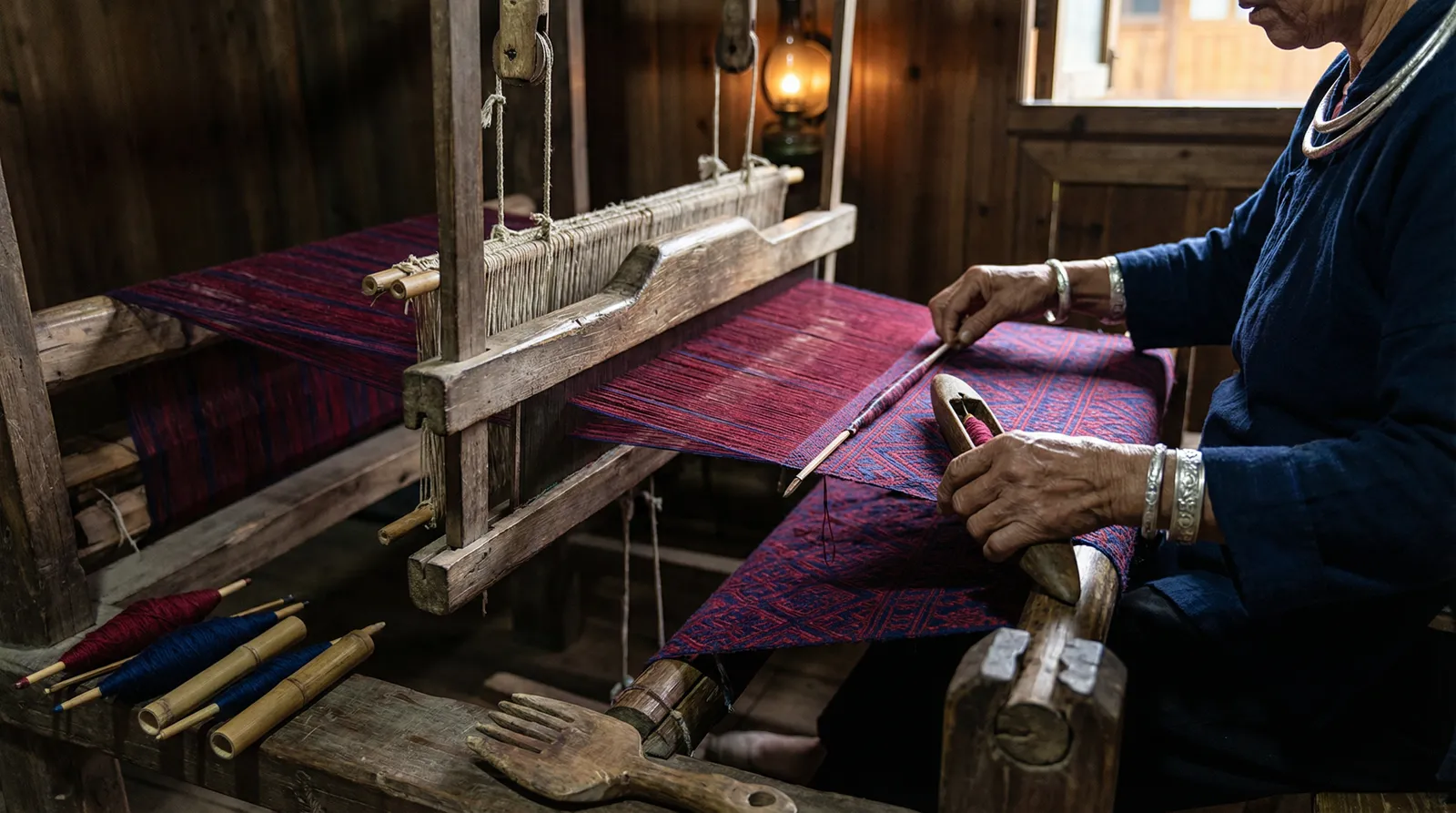 侗锦织造技艺 - 少妇视频 展示